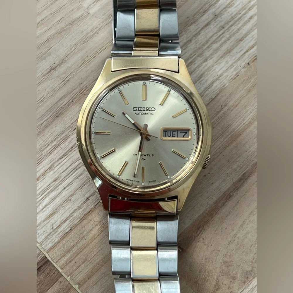 Seiko Automatic 17 Jewels Rare Vintage Men's Watch Gold-Dial Two-Tone Bracelet